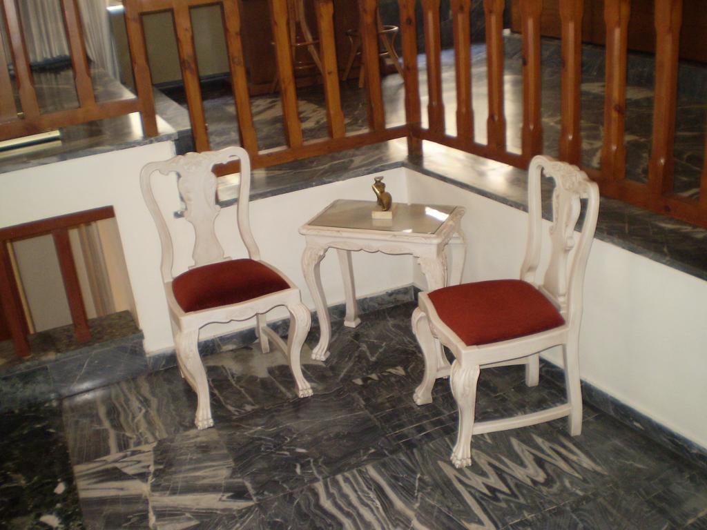 Asteras Hotel Larissa Esterno foto